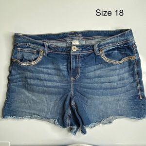 Plus size Jean Shorts Sz:18